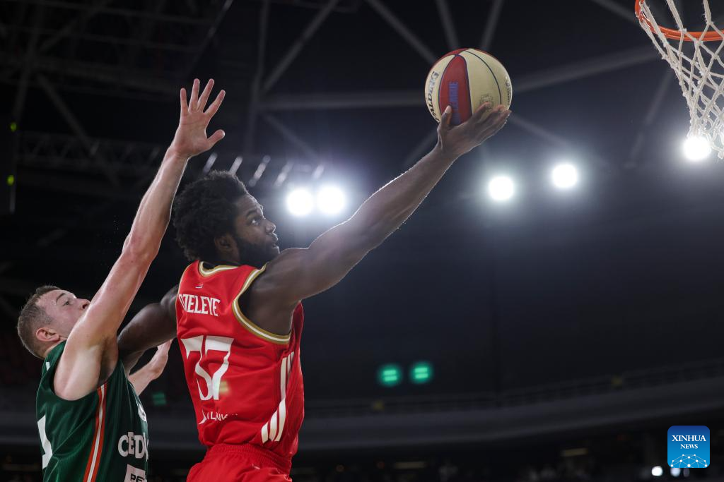 爱游戏体育-圣安东尼奥马刺远射贴柱备战NBA季后赛休斯敦火箭围绕CBA常规赛更衣室发声，这操作让人直呼：社区盾集结日走向成谜