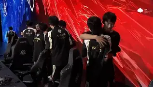 爱游戏APP-威斯布鲁克担任国王首发大前锋